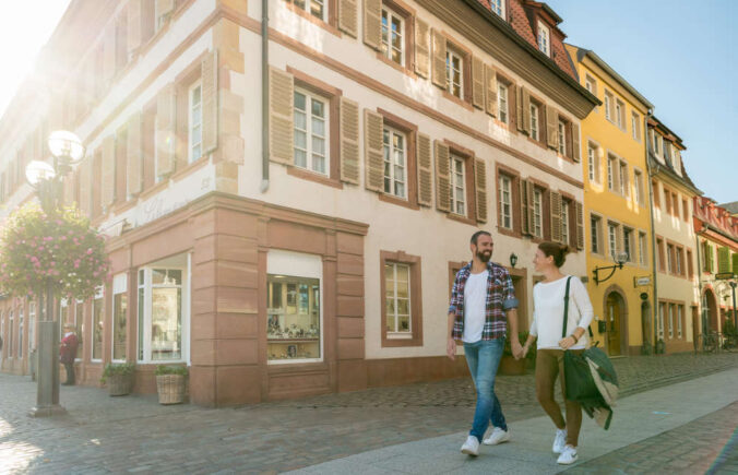 Bei den Gästeführungen durch Landau können Besucherinnen und Besucher gemeinsam die Geschichte der Südpfalzmetropole entdecken. (Quelle: Pfalz.Touristik e.V., Dominik Ketz)