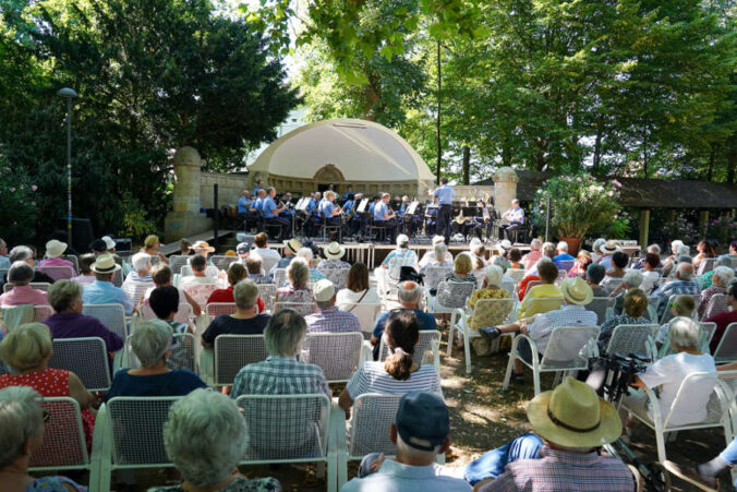 Das Landespolizeiorchester Rheinland-Pfalz im Goethepark Landau (Foto: Holger Knecht)