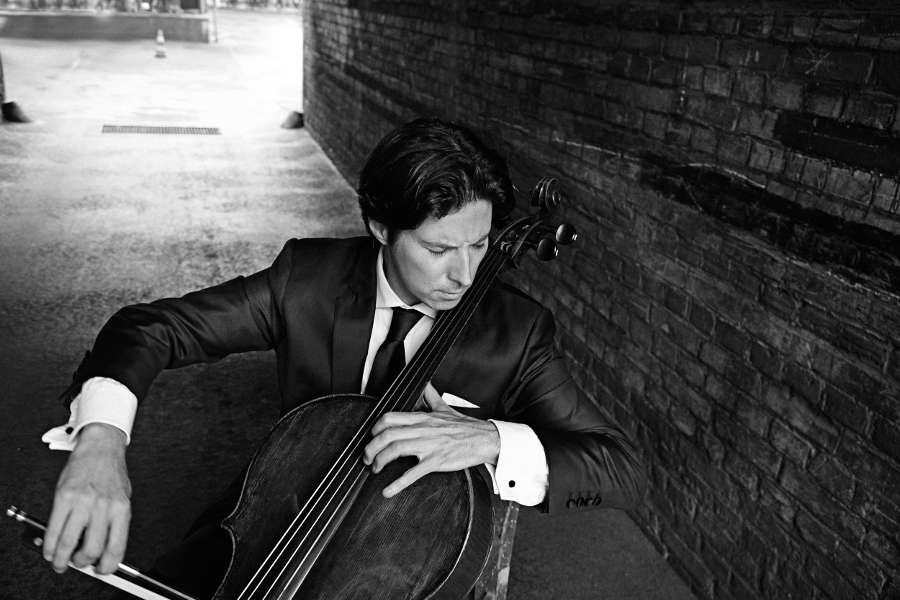 Mit Daniel Müller-Schott kommt im September 2022 einer der weltbesten Cellisten nach Landau – als Solist beim Gastspiel der Deutschen Staatsphilharmonie Rheinland-Pfalz. (Quelle: Uwe Arens)