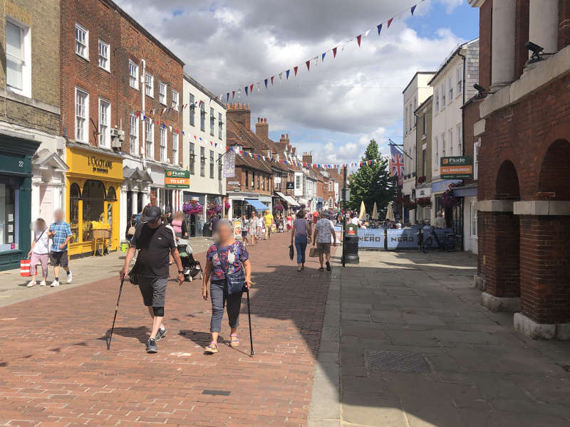 Straßenszene in Chichester (Foto: Stadt Speyer)