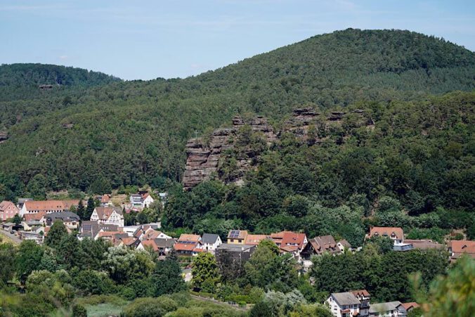 Der Jungfernsprung am Rande der südwestpfälzischen Stadt Dahn (Foto: Holger Knecht)