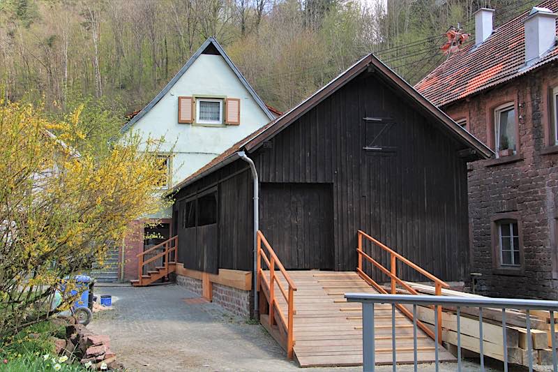 Wappenschmiede Sägemühle außen (Foto: Förderverein Wappenschmiede) 