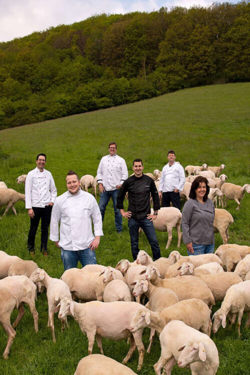 Genussvolle Stunden bei wohlschmeckenden Speisen: Donnersberger Lammwochen in fünf Restaurants (Foto: Sabine Hafner, Hofgut Neumühle)