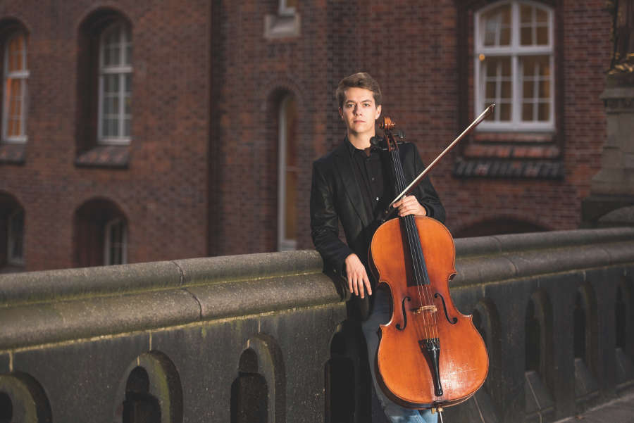 Cellist Jakob Step (Foto: Sandro Oliveira)