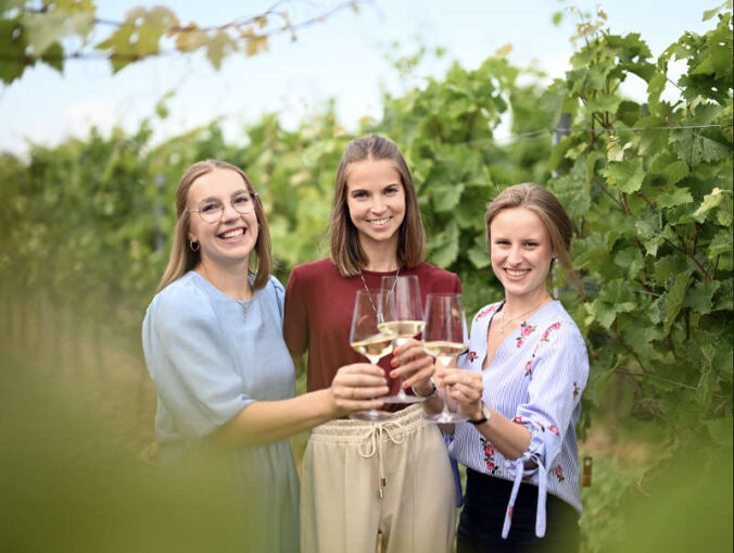 Die Kandidatinnen v.l.n.r.: Lea Lechner, Lea Baßler und Sandra Eder (Foto: Kai Mehn)