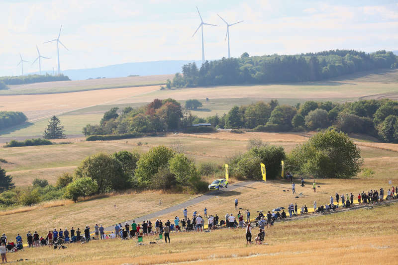 Ein Highlight im Saarland:Philip Geipel springt bei der WP Windpark (Foto: ADAC e.V.)