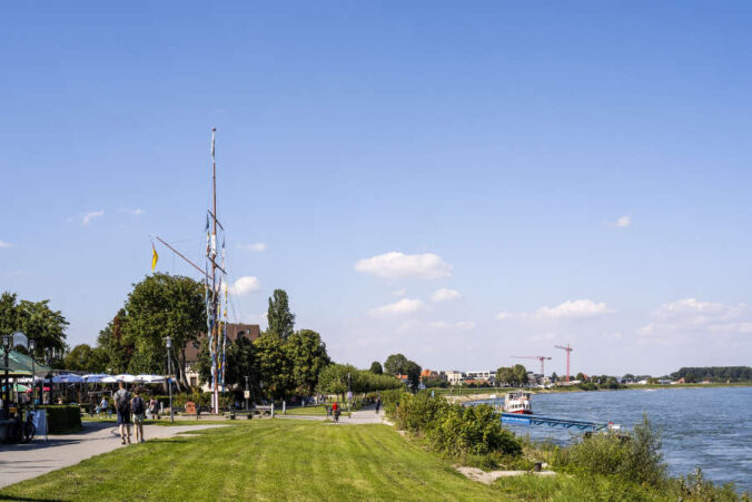 Rheinuferpromenade (Foto: Klaus Venus)