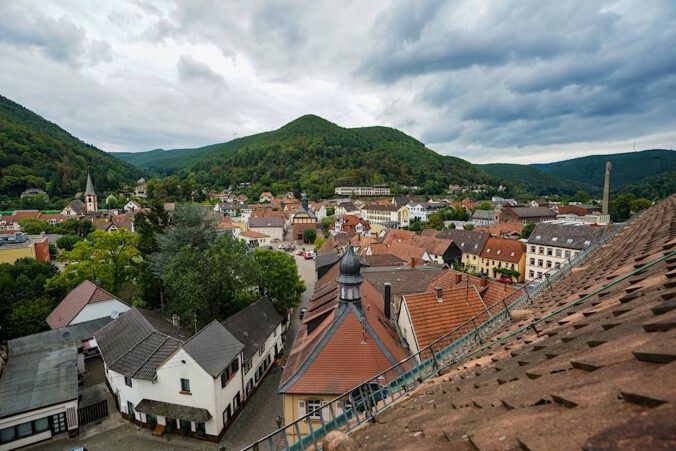 Blick auf Lambrecht (Foto: Holger Knecht)