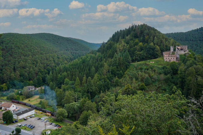 Blick auf Erfenstein und die Burg Spangenberg (Foto: Holger Knecht)