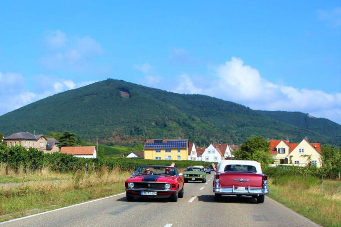 Oldtimer an der südlichen Deutschen Weinstraße (Foto: Palatina Classics)