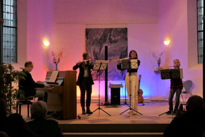 Querflötentrio Sophia Zinßius, Madeleine Fischer und Nina Lasus, Christoph Heber am Klavier (Foto: Helma Terres)