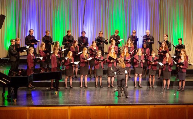 Der Jugendkammerchor der Singschule Koblenz bei seinem Wertungssingen in Kaiserslautern (Foto: view - die agentur / Joachim Ackermann)