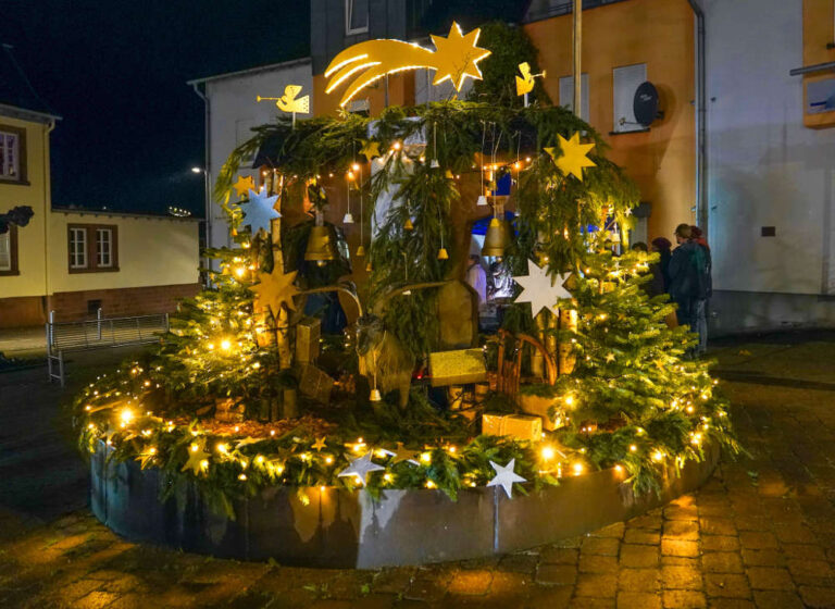 Der diesjährige Brunnen (Foto: Holger Knecht)