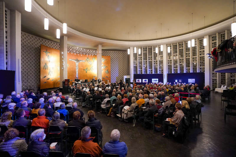 Das Landespolizeiorchester Rheinland-Pfalz in der Friedenskirche Ludwigshafen (Foto: Holger Knecht)