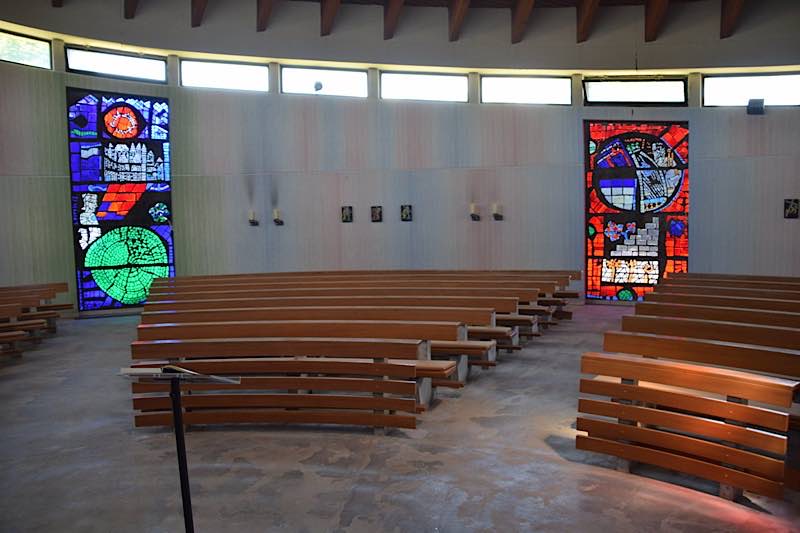 Komplett rund ist das Innere der Kirche ausgerichtet. Damit stehen die MusikerInnen beim Neujahrskonzert kompellt im Zentrum. (Foto: Kreisverwaltung Südwestpfalz)