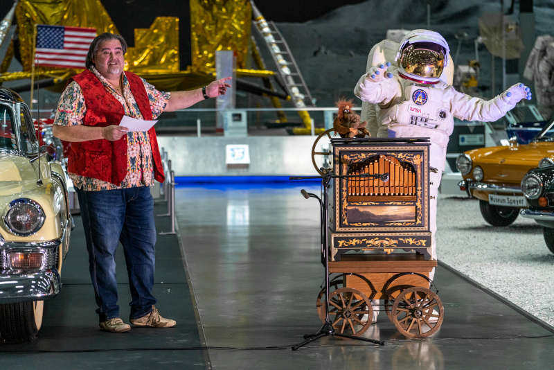 Mitglieder, Mitarbeiter und Freunde der Technik Museen Sinsheim Speyer gestalten das Programm der Drehorgelserenade im Technik Museum Speyer. (Foto: TMSP)