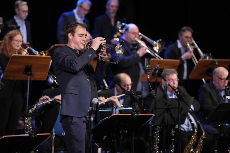 Jazz an Neujahr 2023 Blue note BIG BAND Jakob Helling (Foto: Holger Knecht)