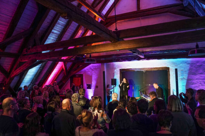 Treppenhauskonzert im Herrenhof Mußbach (Foto: Holger Knecht)