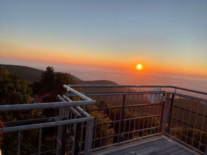 Sonnenaufgang vom Kalmitturm aus gesehen (Foto: Büro für Tourismus Maikammer)