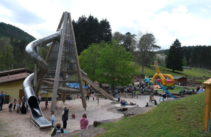 Viele große und kleine Gäste konnte der Wild- und Wanderpark Südliche Weinstraße zu seiner Geburtstagsfeier begrüßen. (Foto: KV SÜW)