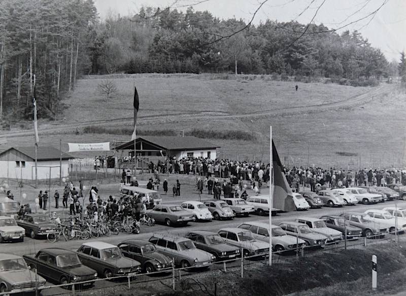 Viel los war 1973 bei der Eröffnung des Wild- und Wanderparks. (Foto: Archiv KV SÜW)