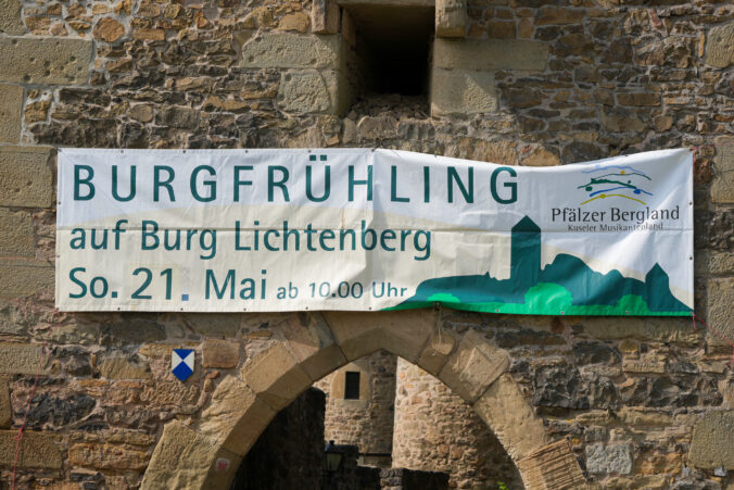Burgfrühling auf Burg Lichtenberg (Foto: Holger Knecht)