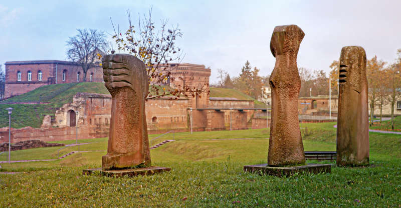 Fronte Lamotte und Weißenburger Tor (Foto: Britta Hoff)