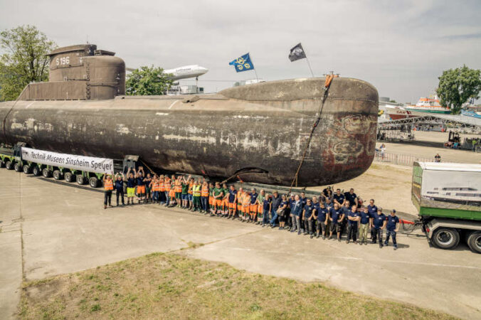 Nach dem Transport ist vor dem Transport – ein Jahr hat die Crew Zeit, U17 für die weitere Reise vorzubereiten. (Quelle TMSNHSP)