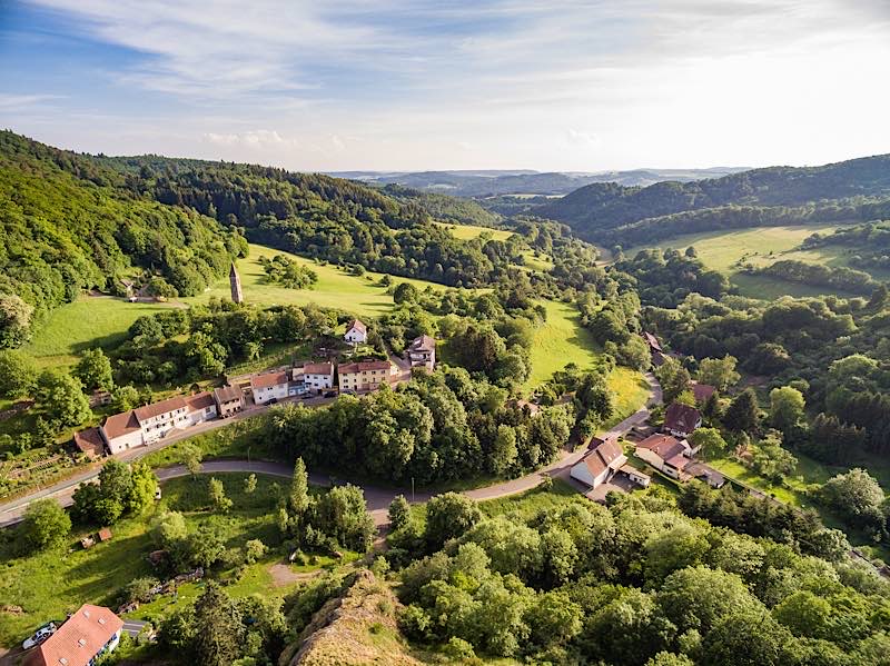 Blick über Falkenstein (Foto: Pfalz.Touristik e.V., Knut Pflaumer)