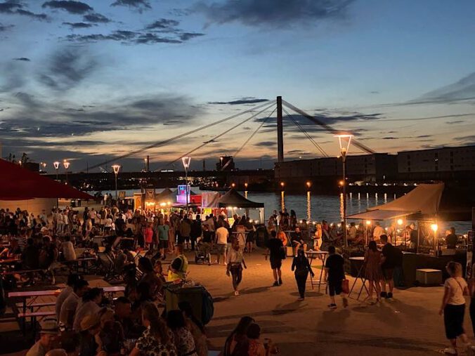 Rheinufer Street Food in Ludwigshafen (Foto: Torsten Kleb)