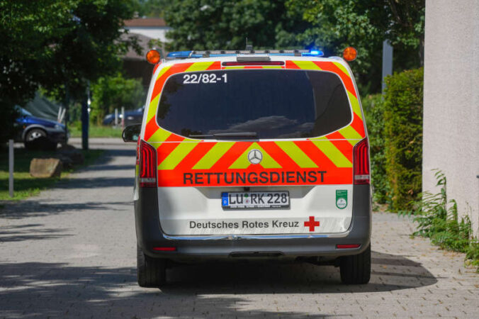 Notarzteinsatzfahrzeug in Ludwigshafen (Foto: Holger Knecht)