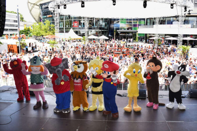 Maskottchen-Parade beim Rheinuferfest (Foto: Marcus Schwetasch)