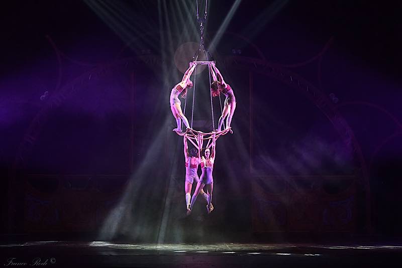 „STEAM“ heißt die Akrobatik-Show der Compagnie SONICS. (Quelle: Franco Rodi)