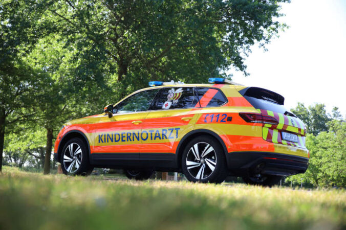 Das neue Einsatzfahrzeug (Foto: Förderverein Kindernotarztwagen e.V.)