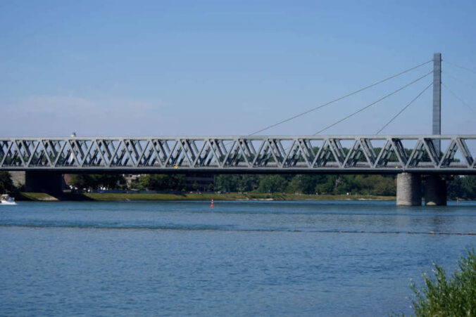 Rheinbrücke zwischen Wörth und Karlsruhe (Foto: Holger Knecht)