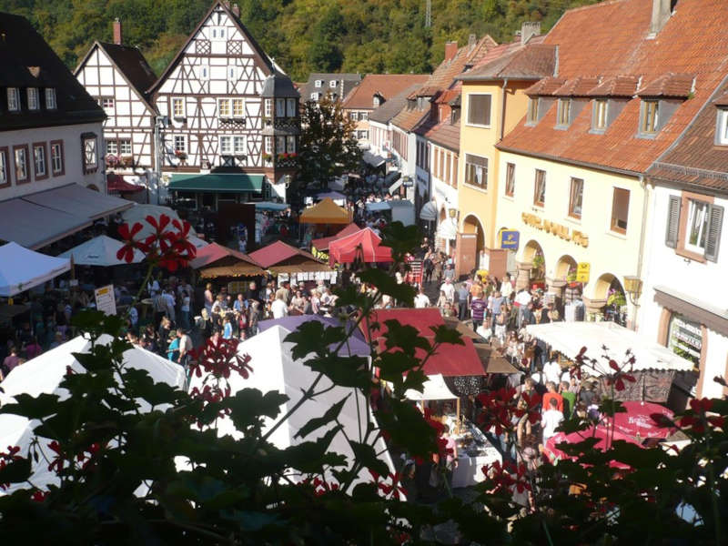 Keschdefest Annweiler (Foto: Katrin Günther, Bildarchiv Südliche Weinstraße e.V.)