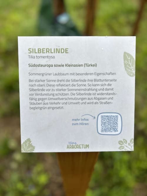 Neues Schild mit QR-Code (Foto: Verbandsgemeindeverwaltung Edenkoben)