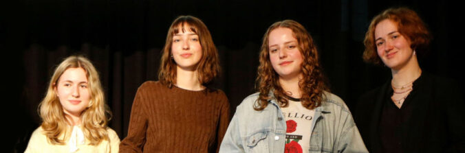 Die Erstplatzierten (von links): Amelie Sommer, Pauline Vogelsanger, Fredericke Nickel und Jasmin Gromatka (Foto: Julia Hoffmann)