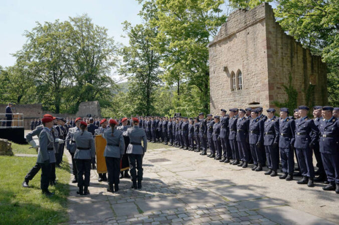 Gelöbnis auf dem Hambacher Schloss (Foto 2019: Holger Knecht)