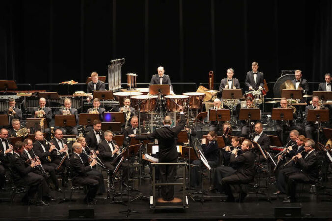 Das Musikkorps der Bundeswehr im Saalbau (Foto: Holger Knecht)