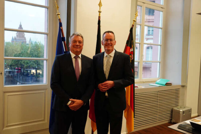 Hans Kästner mit Innenminister Michael Ebling (Foto: Innenministerium RLP)