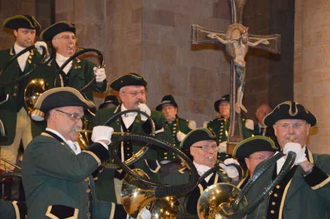 Hubertusmesse mit traditionellem Hörnerklang (Quelle: Domkapitel Speyer, Foto: Josef Szelig)