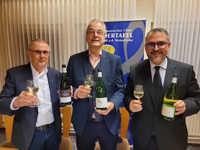 Oliver Stiess, Prof. Dr. Frank Sobirey und Oberbürgermeister Marc Weigel (Foto: Michael Landgraf)