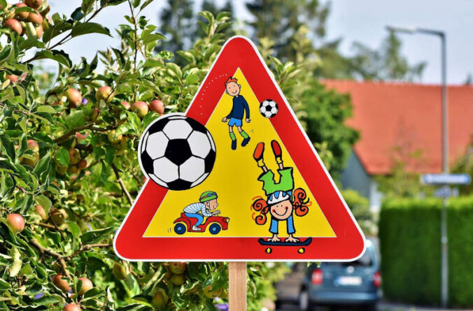 Symbolbild Kinder Spielen (Foto: Pixabay/Ralphs_Fotos)