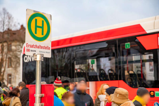 Bushaltestelle in Johanniskreuz (Foto: Landesforsten.RLP.de / J.Fieber))