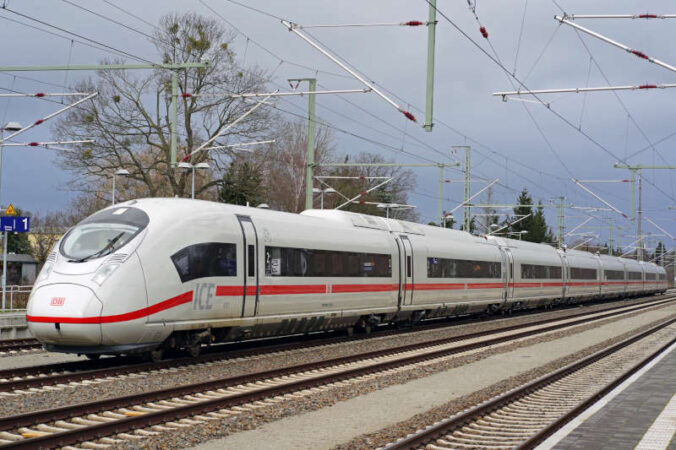 ICE 3neo Baureihe 408 (Foto: Deutsche Bahn AG / Volker Emersleben)