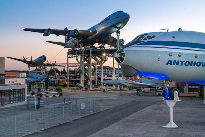 Über die Jahre, aber auch, weil die Museen finanziell erfolgreich waren, wagte sich das hauseigene Technikerteam an immer größere Exponate, wie eine Antonov An-22 oder eine Boeing 747. (Quelle TMSNHSP)