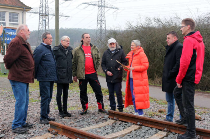 Übergabe Schenkungsurkunde (Foto: Dampflok am Stellwerk e.V.)