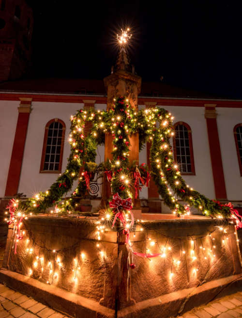 Edenkobener Weihnachtsbrunnen (Foto: Fotoclub Edenkoben)