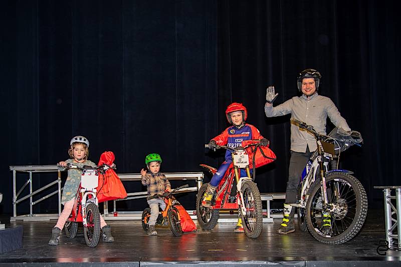 Jugendsport-Präsentation par excellence: Ida, Emil, Louis und Jan Peters vom AMC Kerzenheim. (Foto: ADAC Pfalz/Georg Biegel)